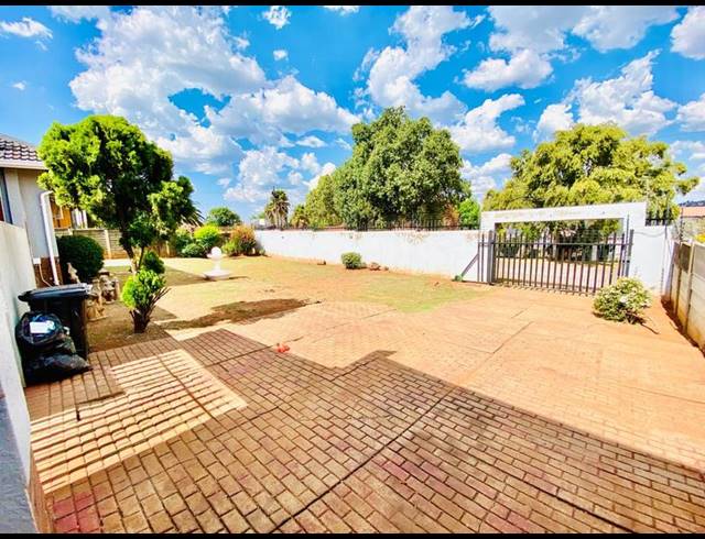 3 BEDROOM HOUSE FOR SALE IN WITPOORTJIE